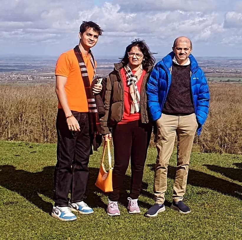 manju and nisha Manju and Nisha Cotswolds Day Tour Experience with Shakespeare Coaches